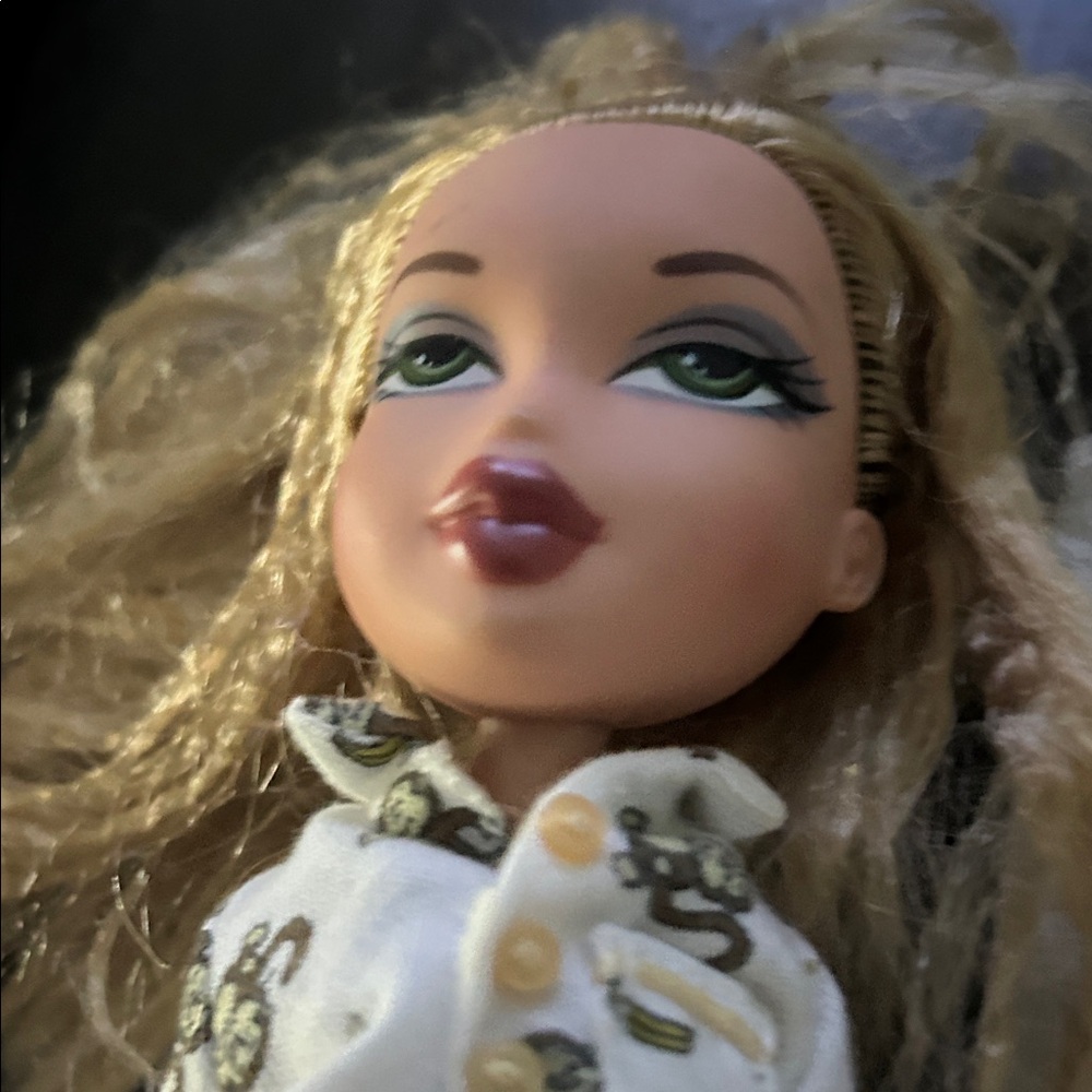 Vintage 2001 First Edition Bratz Slumber Party Meygan fashion doll - Picture 4 of 9